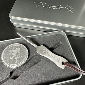 Piretti Commemorative Ball Marker & Divot Tool Set